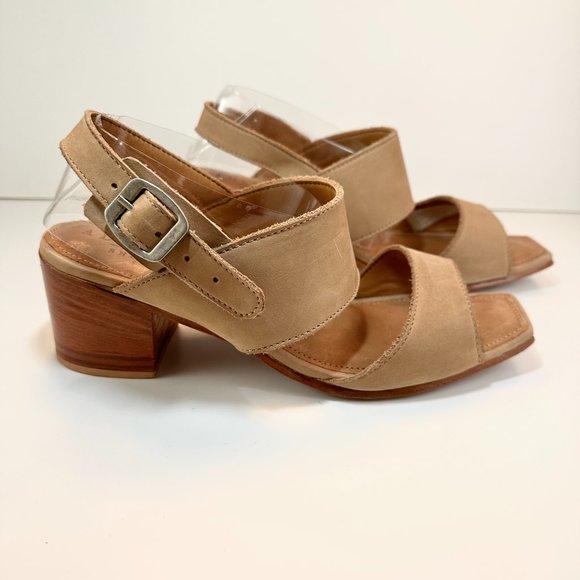 Adelante The Serena Heeled Sandal in Oatmeal, Size 8 - Picture 4 of 16